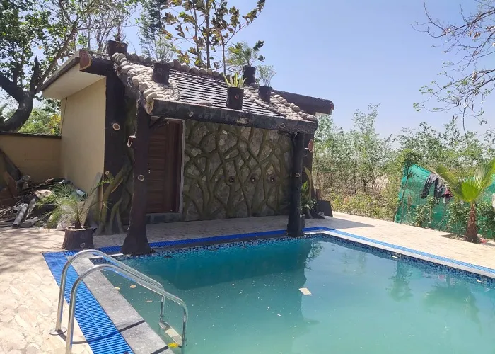 Corbett Mystic Inn 2