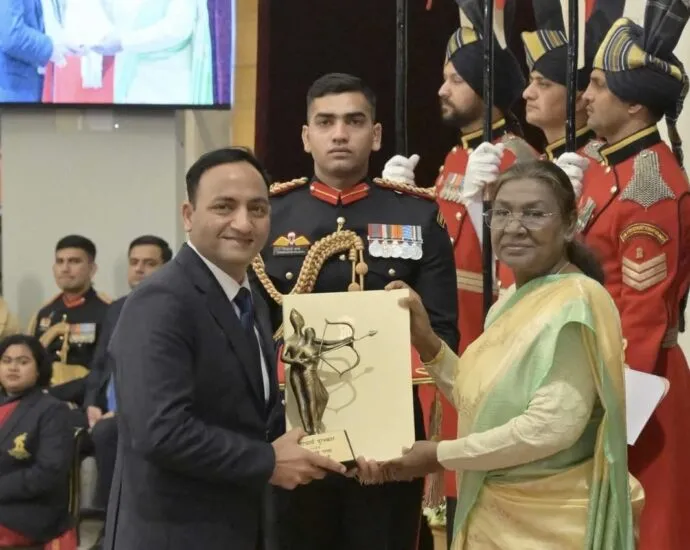 Cbb881cc 1698 47d3 9ebc F24d79ae4cc5